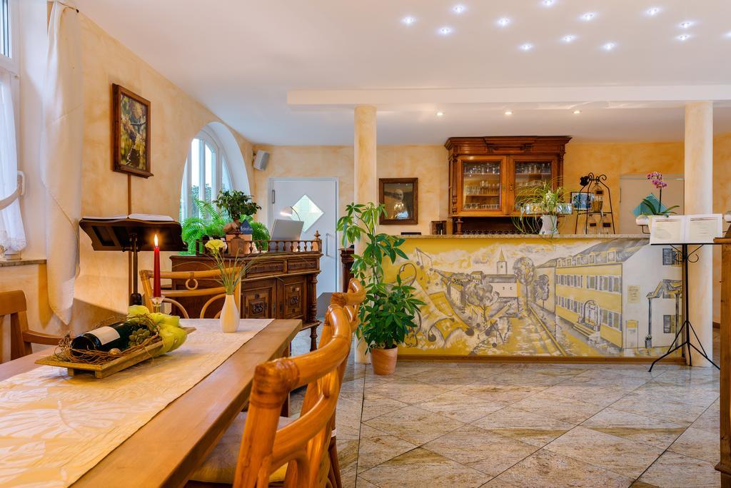 Moselhotel Ludwigs Kowerich Экстерьер фото